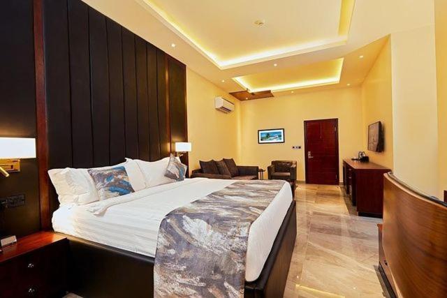 Senators Suites And Towers Hotel Omole Luaran gambar