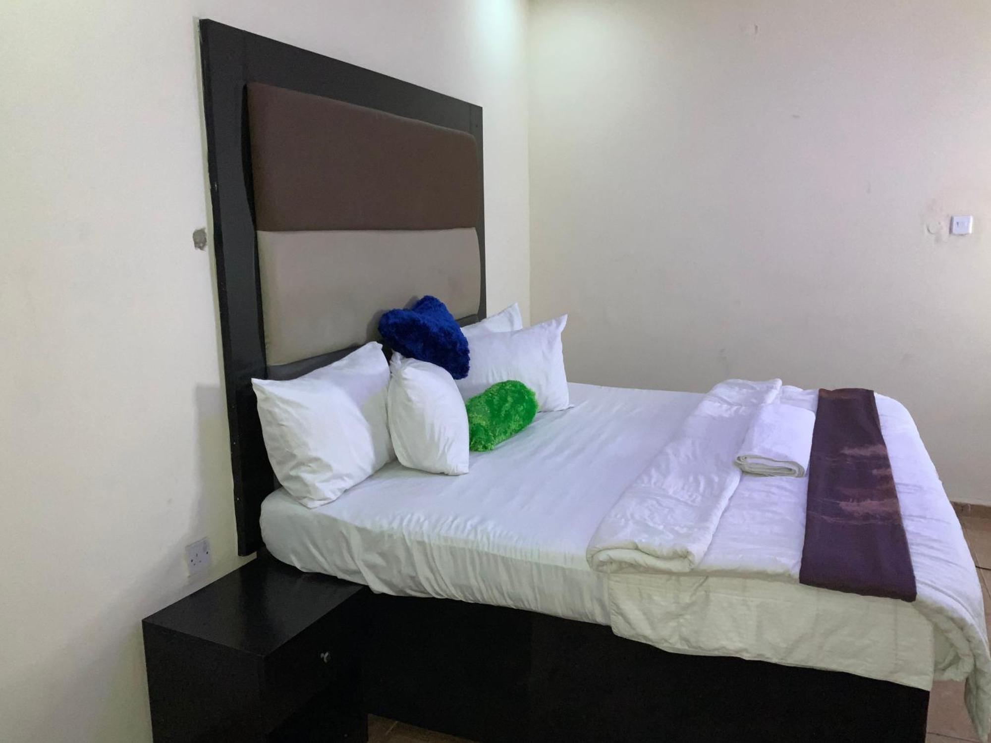 Senators Suites And Towers Hotel Omole Luaran gambar