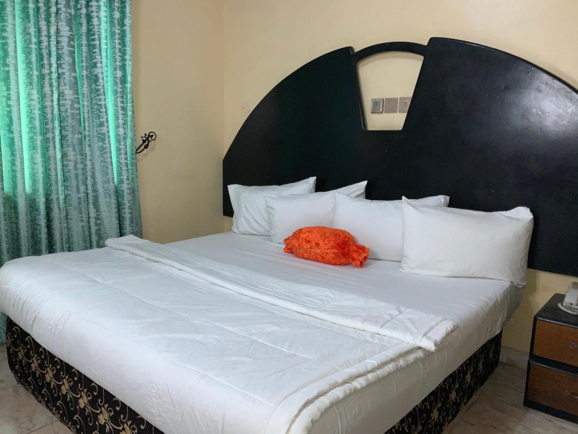 Senators Suites And Towers Hotel Omole Luaran gambar