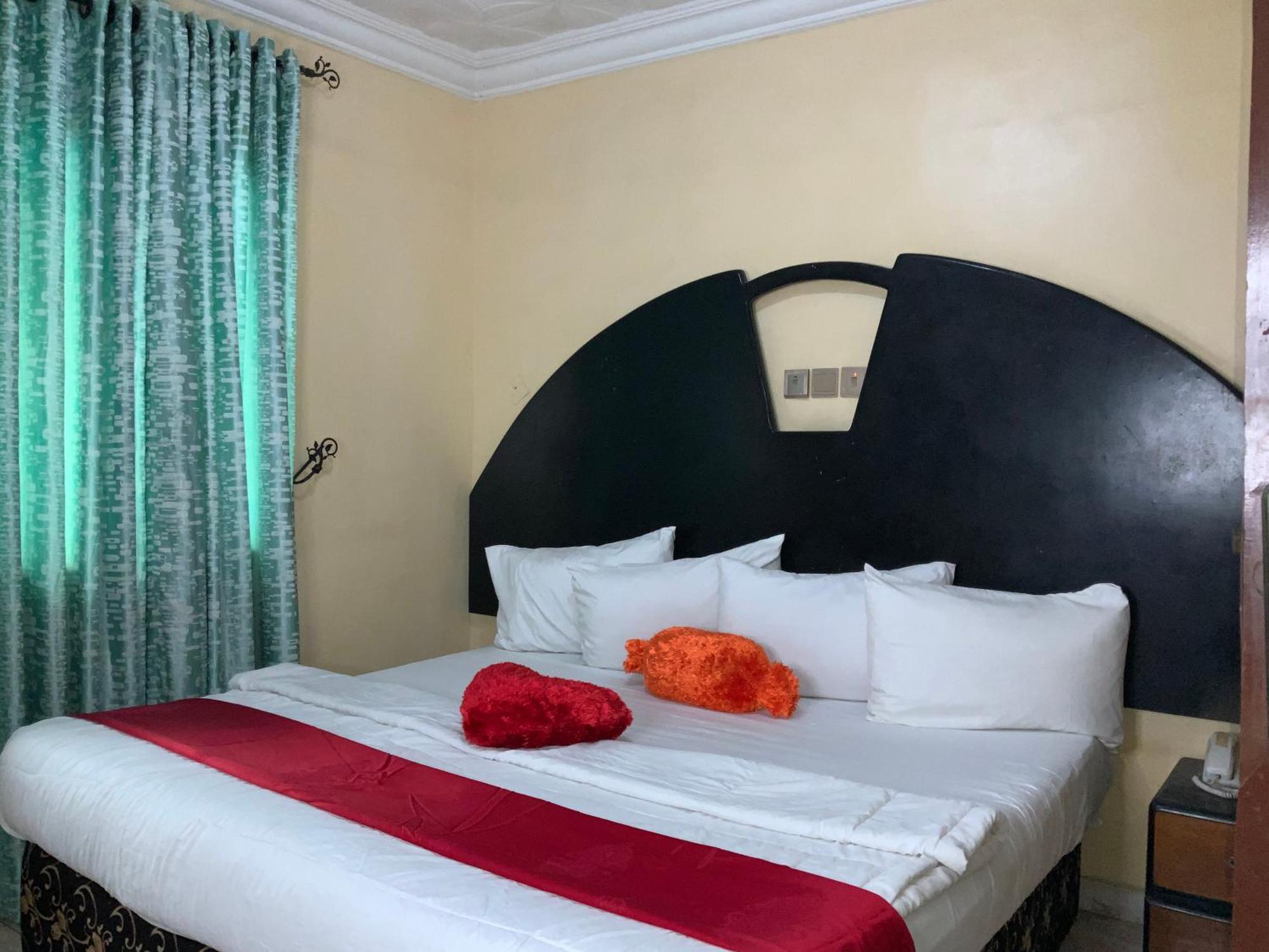 Senators Suites And Towers Hotel Omole Luaran gambar